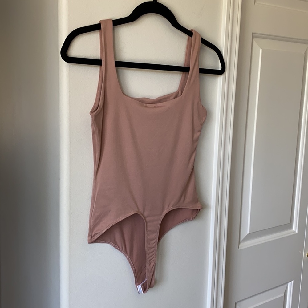 FREELY - Dusty Pink Square Neck Casual
Basic Soft Tank Top Bodysuit - Picture 9 of 11